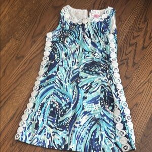 Lilly Pulitzer Blue and White Sheath Dress Sleeveless Resort Wear